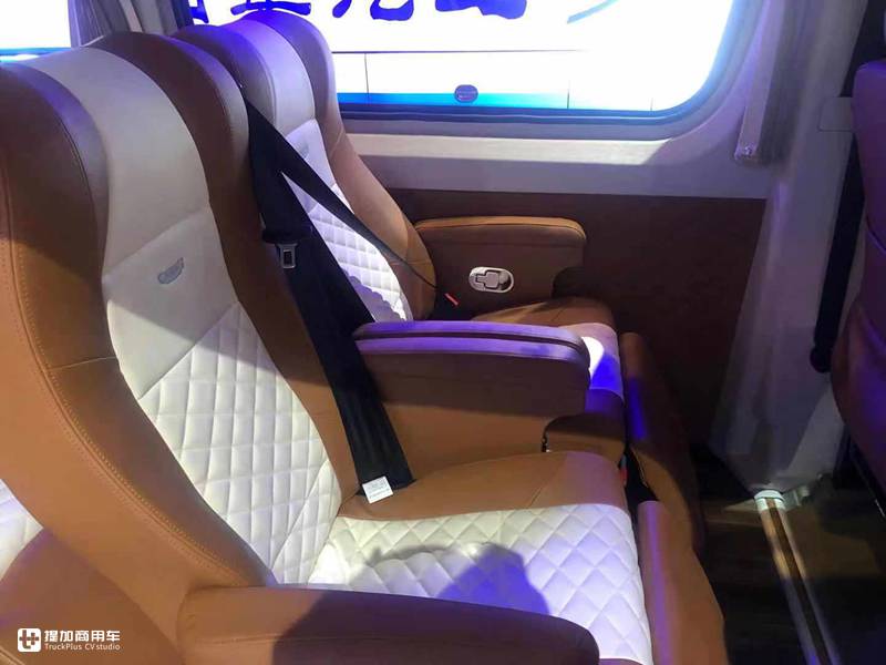 金龙轻客睿星,睿星9座轻客图片