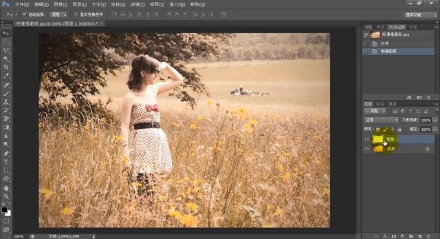 ps如何将两张图片放在两个图层上,ps如何把一个图层移到另一个图中