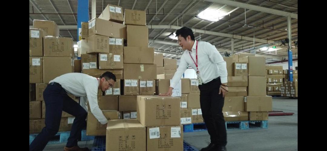 大铲湾码头是全世界最大的码头,大铲湾集装箱码头内贸区和外贸区