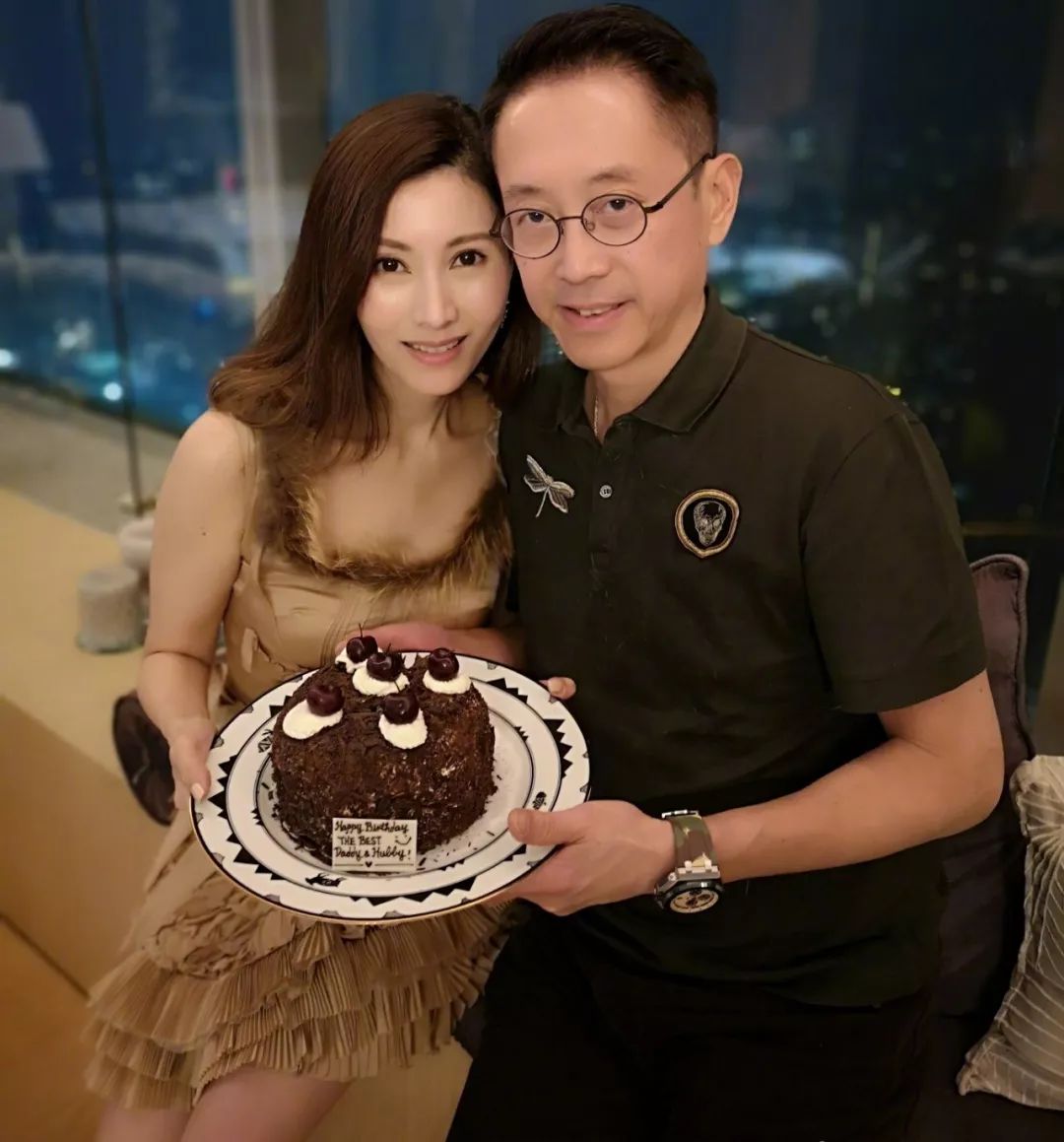 李嘉欣的人生态度怎么样,李嘉欣现在靠什么生活什么收入