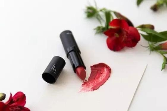 孕妇不能涂什么护肤品,孕妇不能涂哪些成分的化妆品