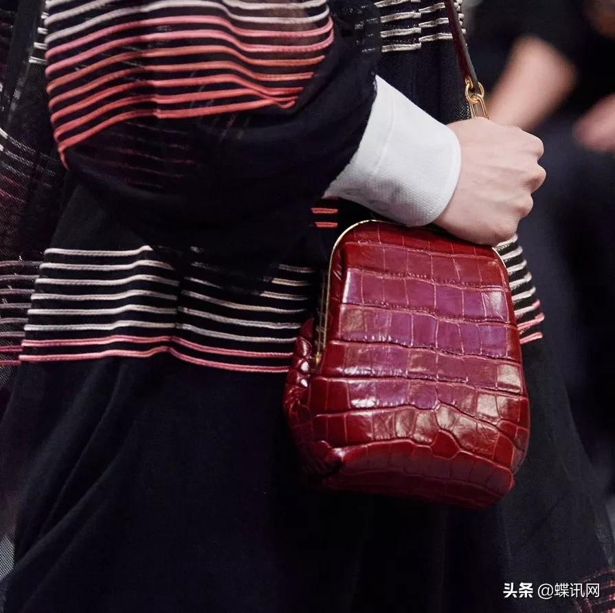 toryburch是真珍珠吗,toryburch算不算奢侈品牌