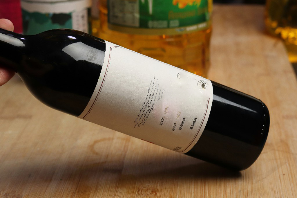 买红酒有牌子的吗,购买红酒如何查真假鉴别