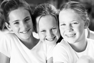 宝宝1岁多了还没长牙齿正常吗,宝宝1岁还未长牙正常吗