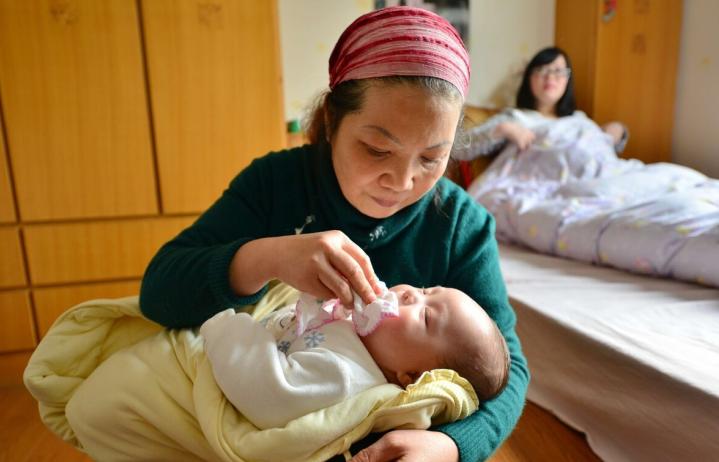 产后三个月奶水不够吃怎么食补,产后奶水不足如何增奶食补