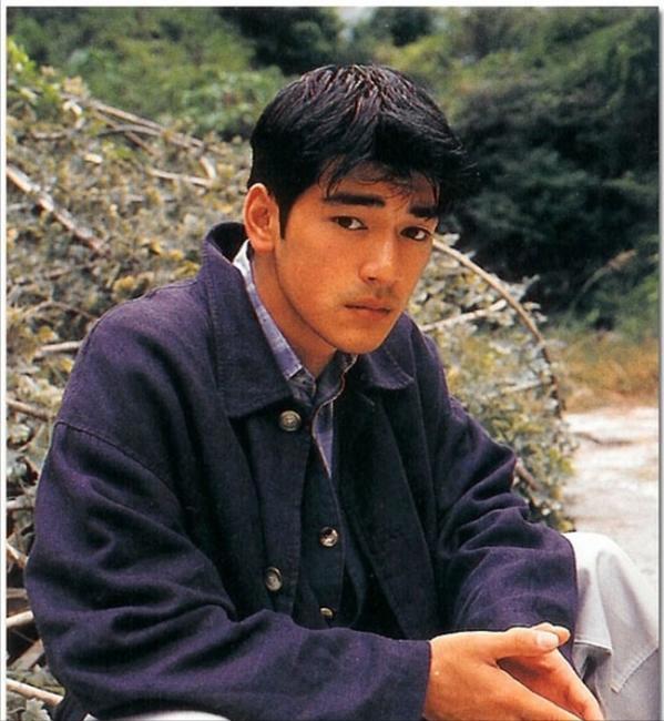 亚洲*男美**天花板今昔颜值对比,有人风采依旧,有人“不忍直视”