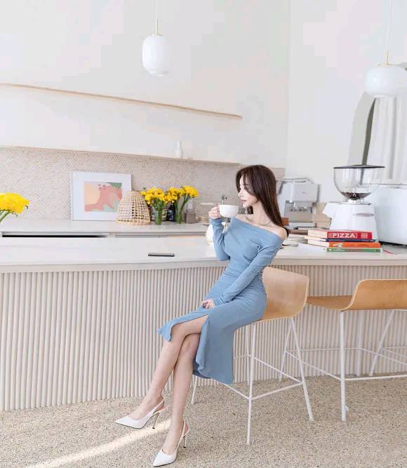 孙允珠淡黄色格子条纹鱼尾裙穿搭,孙允珠肉桂鱼尾裙