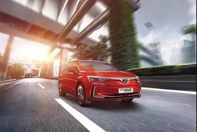 三亚跑滴滴多少钱一公里,三亚跑滴滴租车需要多少钱