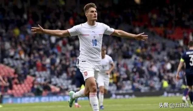 2010欧洲杯决赛意大利vs英格兰,2004年欧洲杯荷兰pk捷克