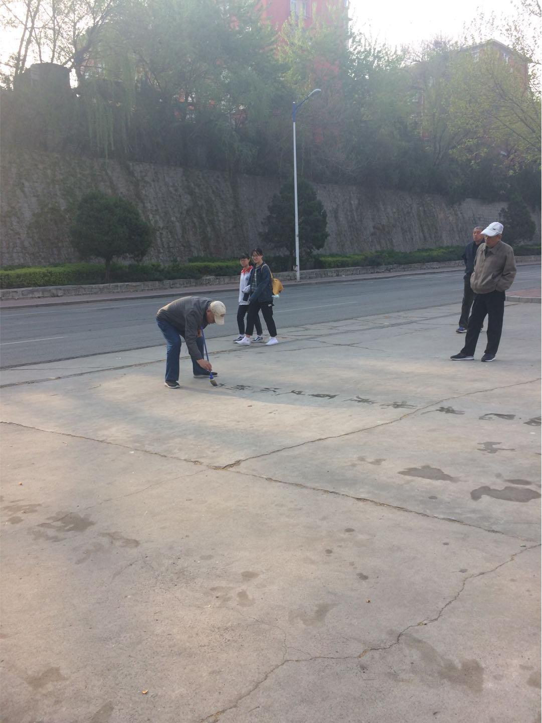 名菜传人：虽然得了老年痴呆，但说起做菜他神采奕奕