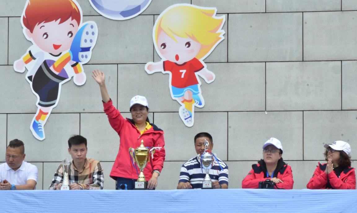 北大资源鲤鱼池小学六一班,北大资源鲤鱼池小学视频