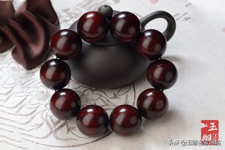 金星小叶紫檀和普通泥料小叶紫檀,小叶紫檀有金星好还是没有金星好