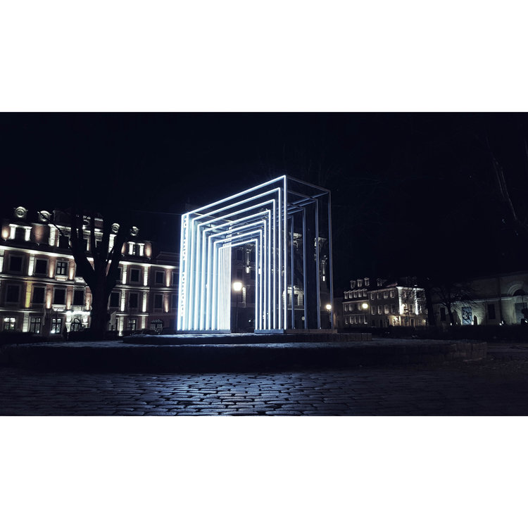 100种艺术装置,700个艺术装置