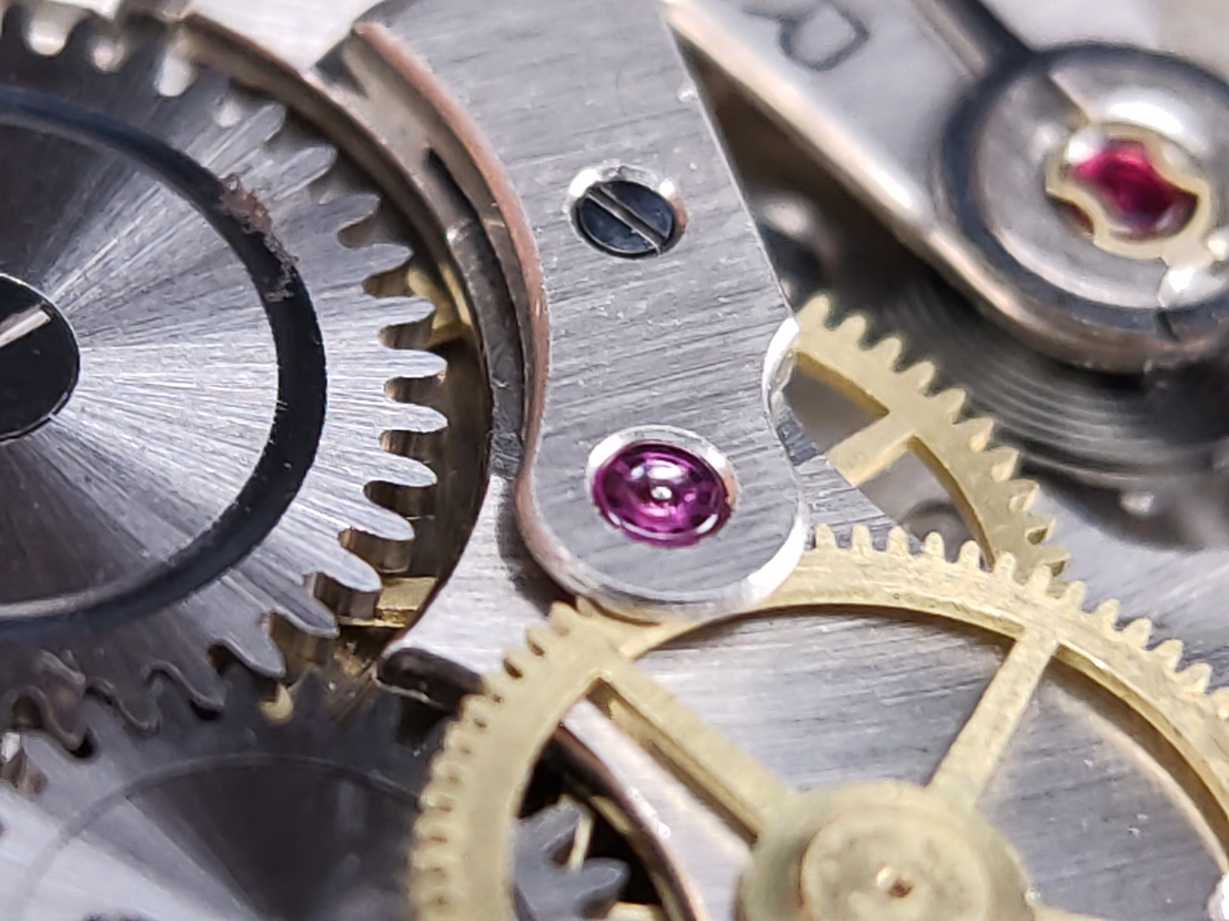 天梭哪款适合27岁男士,天梭哪个系列比较经典