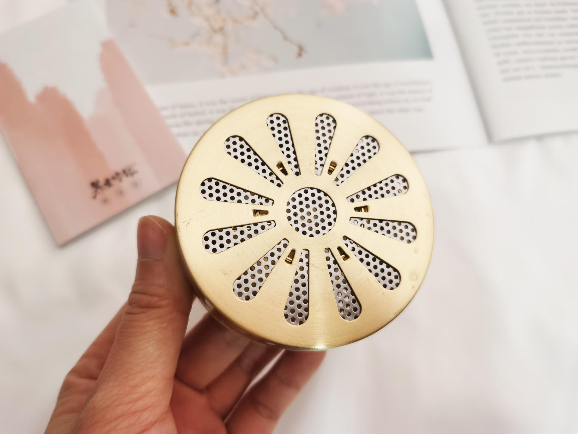 在家自己艾灸哪种艾灸盒好用,自己在家用艾灸盒艾灸的正确方法