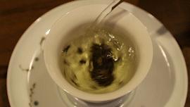 怎样辨别正宗福鼎白茶,怎么鉴别福鼎白茶好坏视频