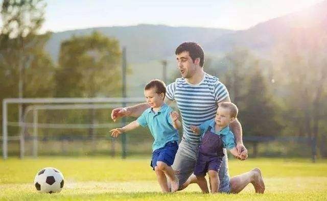 孩子老是打人家长怎么办,孩子动不动打人怎么治