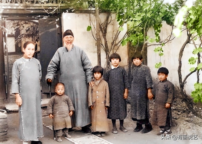 弟子没钱想求画,齐白石乱画一幅敷衍,不料如今卖出437万