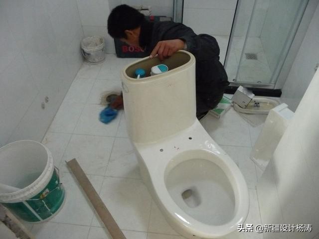 马桶坑距改造不加移位器,马桶移位10公分不砸砖怎么移