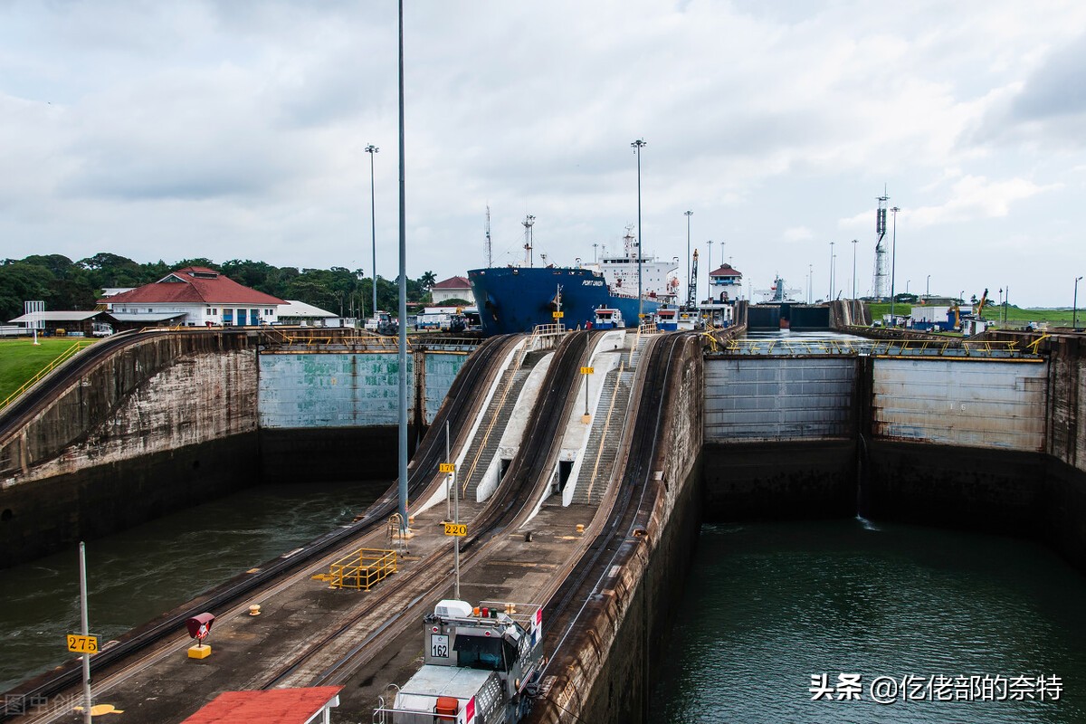 过巴拿马运河的全过程,连接太平洋和大西洋的巴拿马运河