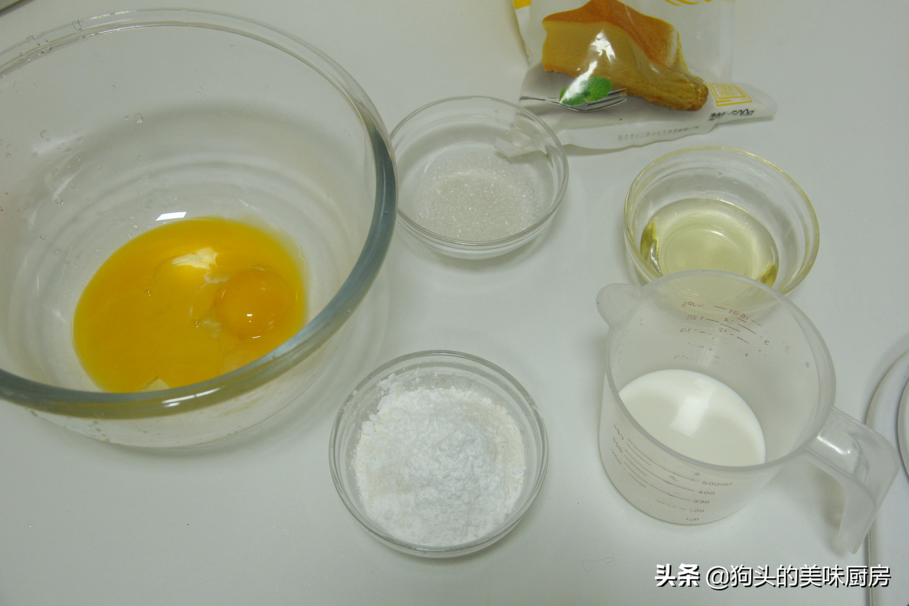 戚风蛋糕并不难，只要掌握这3点，不凹陷不缩腰，不再被“气疯”