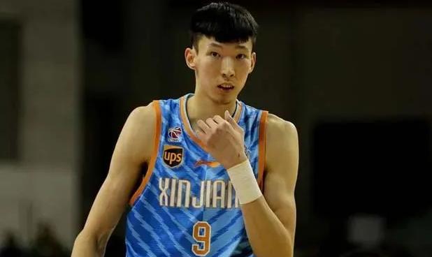 周琦表达不满,周琦回应加盟辽宁队传言我站着看