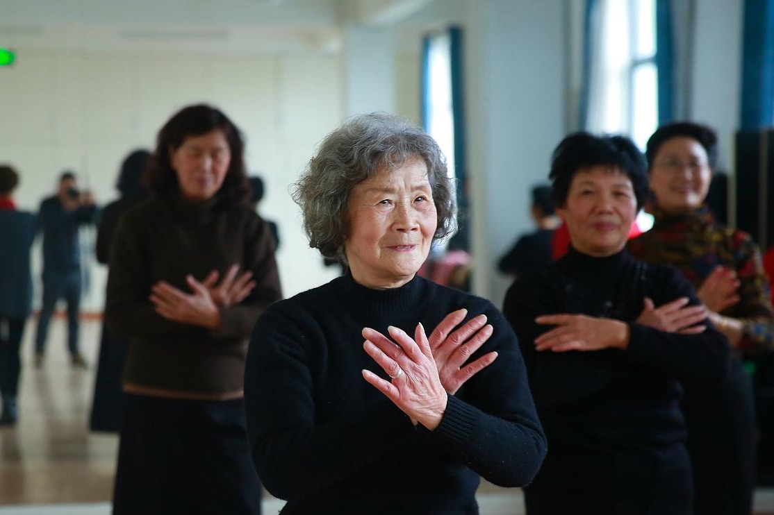 为什么才二十多岁会有白头发啊,二十多岁的年纪怎么会有白头发