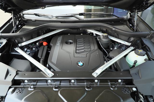 直列六缸3.0t宝马suv,宝马最新款的性能suv到底有多强