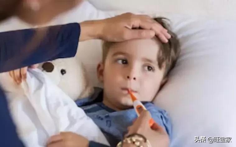 宝宝粑粑里有黑色条状物,宝宝粑粑里有小黑块