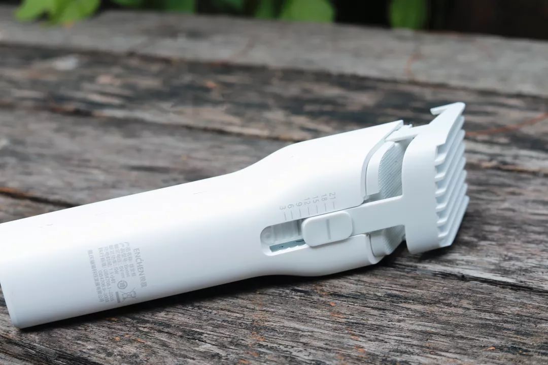 这月的烟钱全靠它了！剪一次就回本的陶瓷刀头理发器