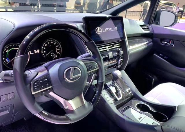 雷克萨斯lm到底有多奢华,雷克萨斯lm顶级面包车