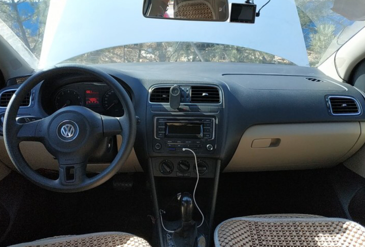 今天给大家推荐一款几万块的自动挡练手车,13年大众Polo