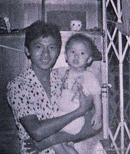 刘德华能红几十年他是怎么做到的,为啥刘德华这么受欢迎