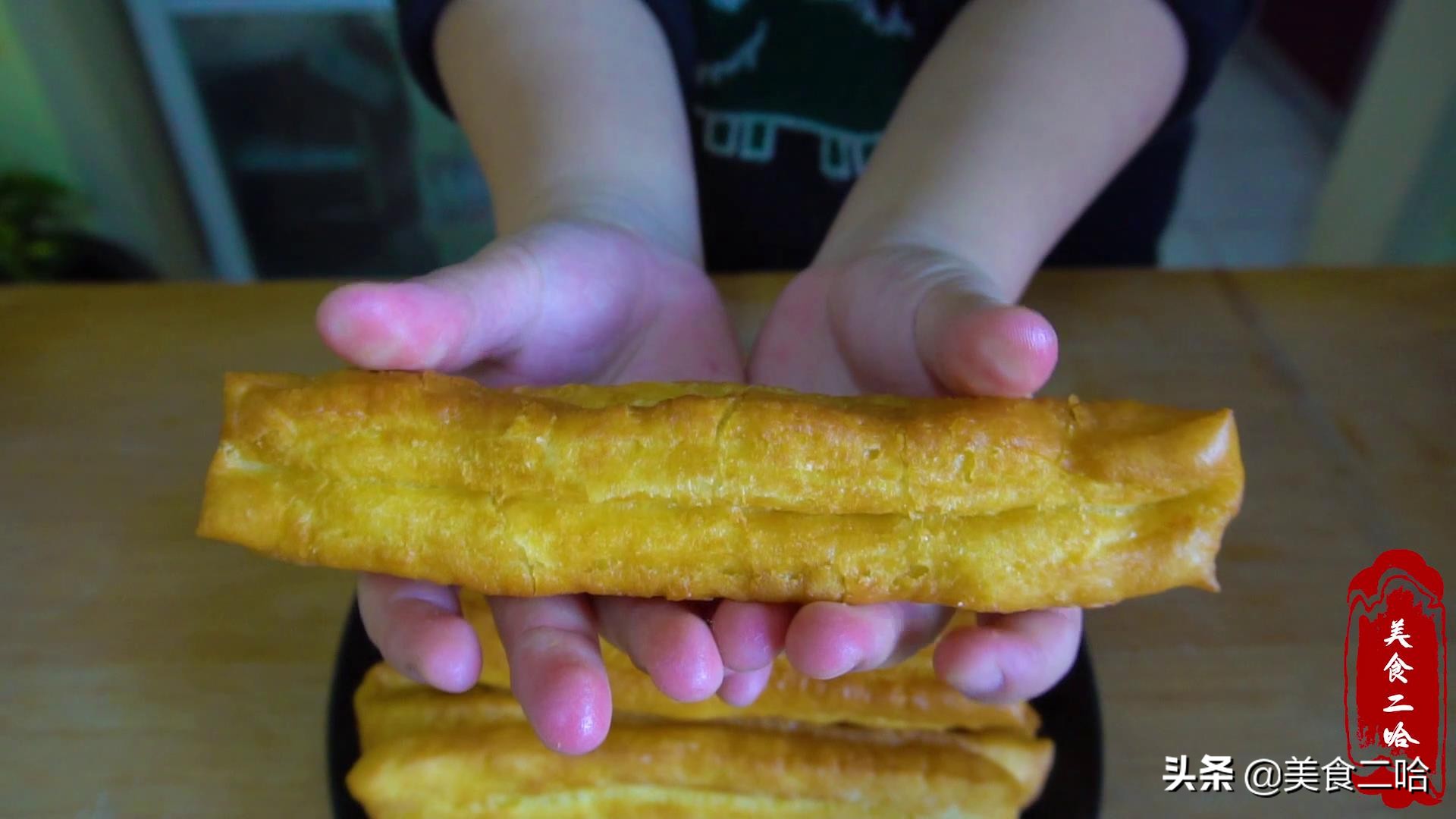 做速冻油条怎么做才能蓬松酥脆,油条的做法和配方酥脆蓬松早餐店