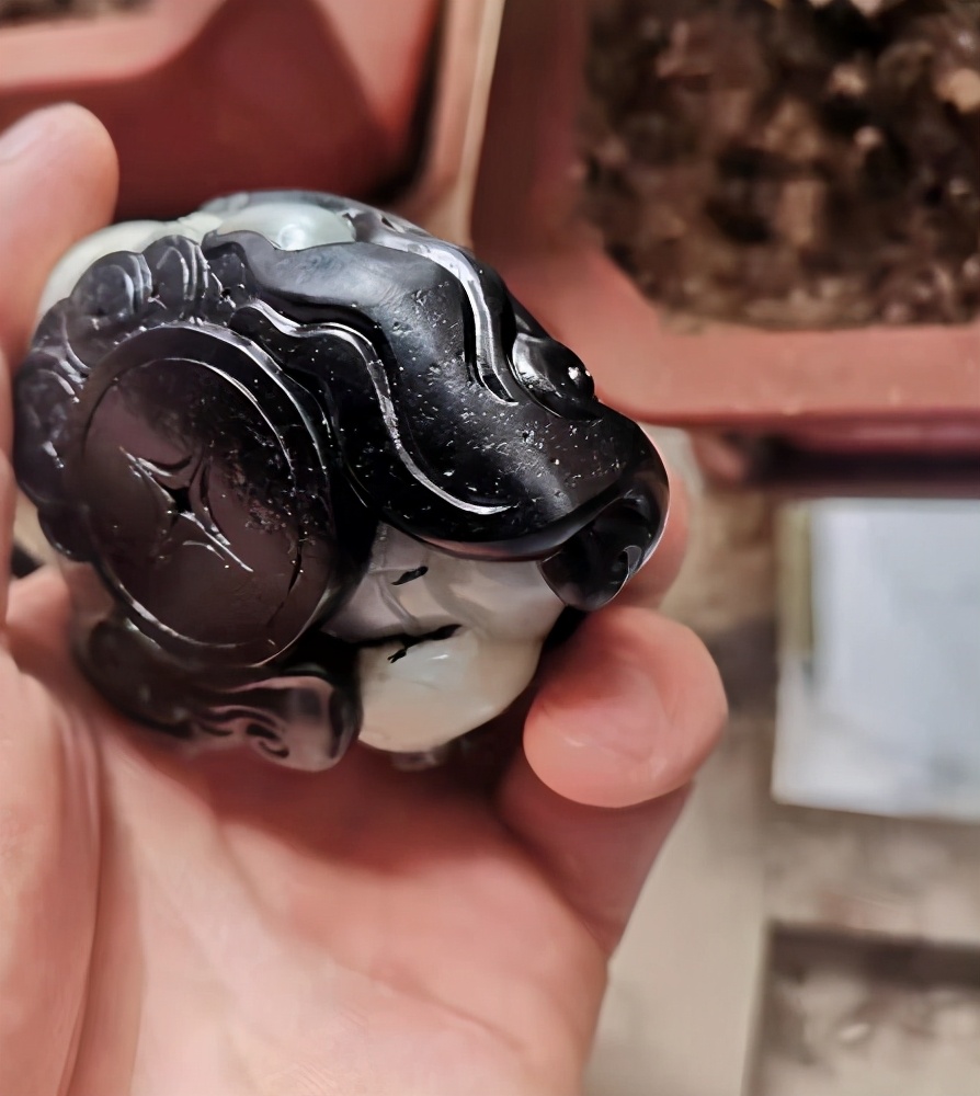 净土和田玉吧，策马持剑收河山，横扫戈壁恋和田。吧主原创