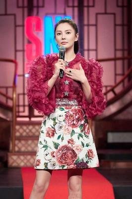 胯宽大腿粗怎么穿好看,腰细胯宽女生如何穿搭