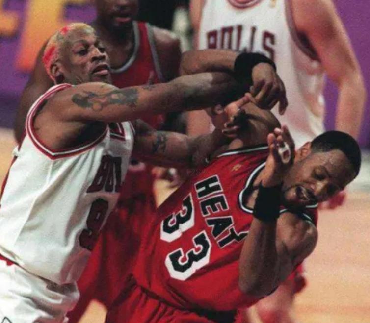 联盟史上打架第一阵容！安东尼、奥尼尔在他们手上撑不了一回合