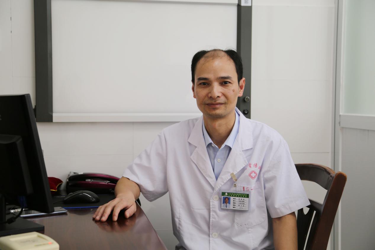 兴安界首骨伤医院一站式服务中心,送医送药送健康爱心义诊进农村