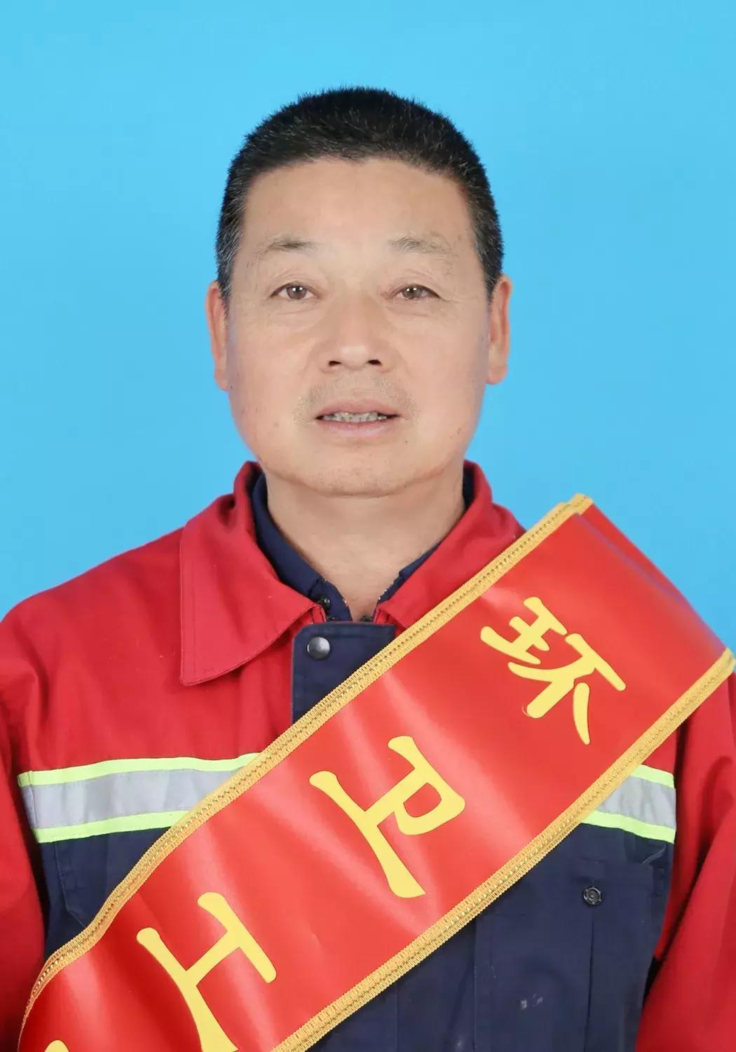 我市表彰一批优秀环卫工人,最美环卫工人履行职责的事迹