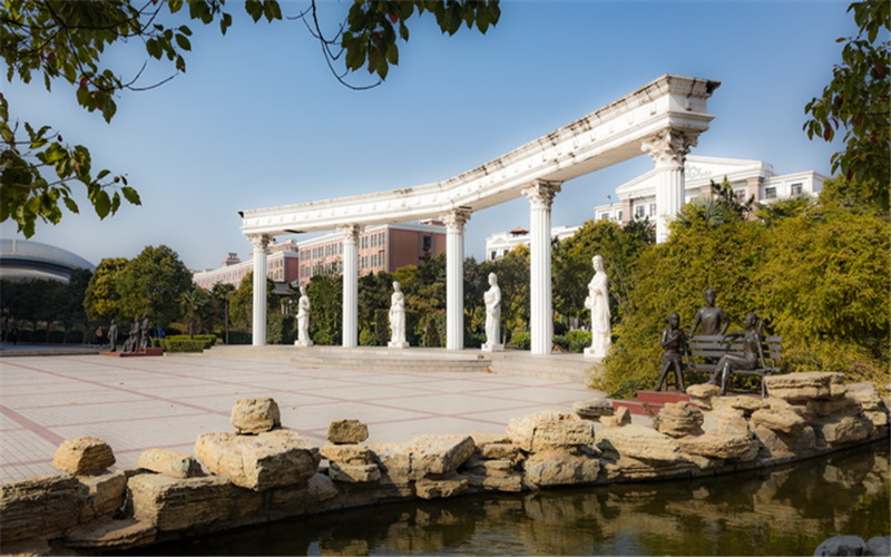 河南民办高校（本科）大起底：野花儿香，能采不？