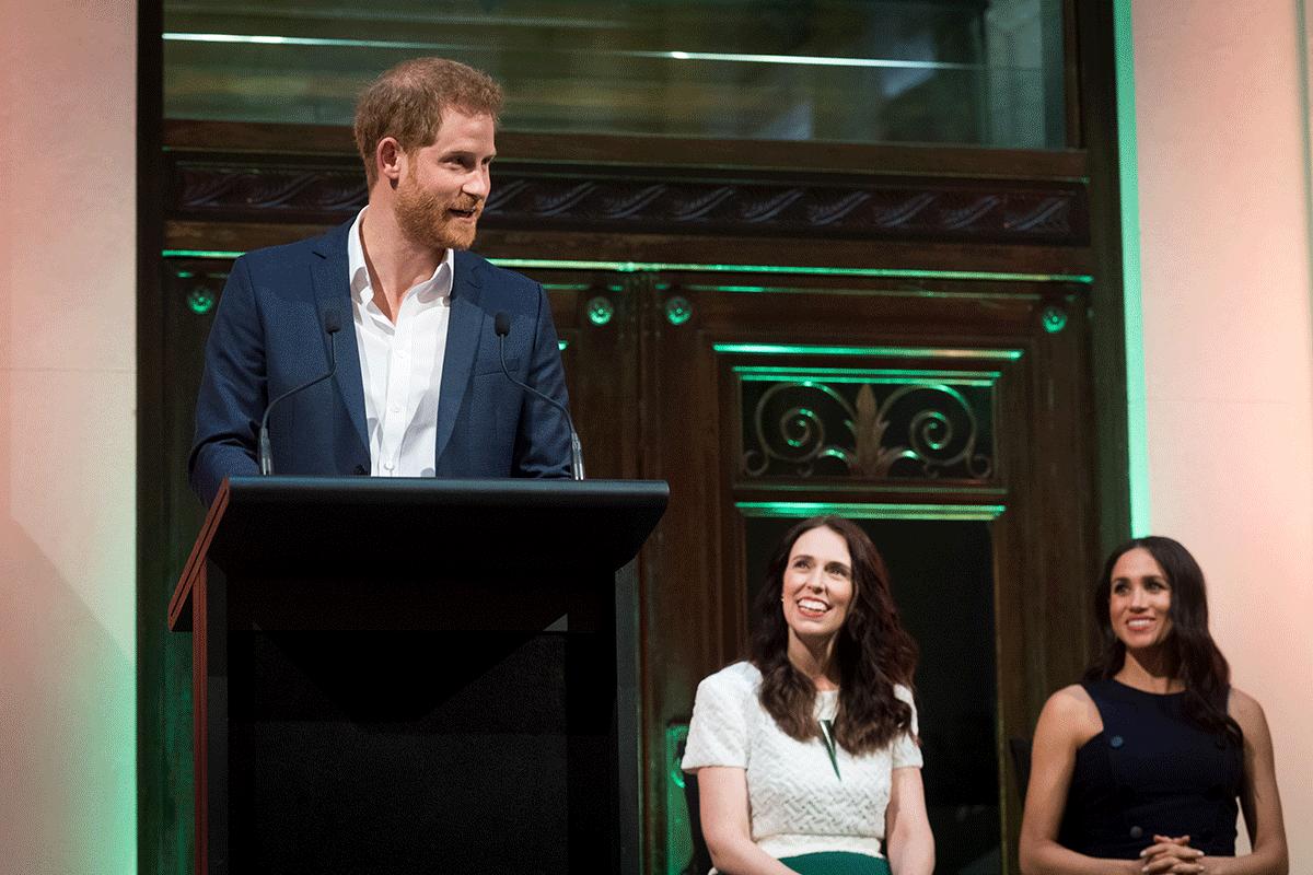 哈里梅根蜜月,哈里梅根徒步游