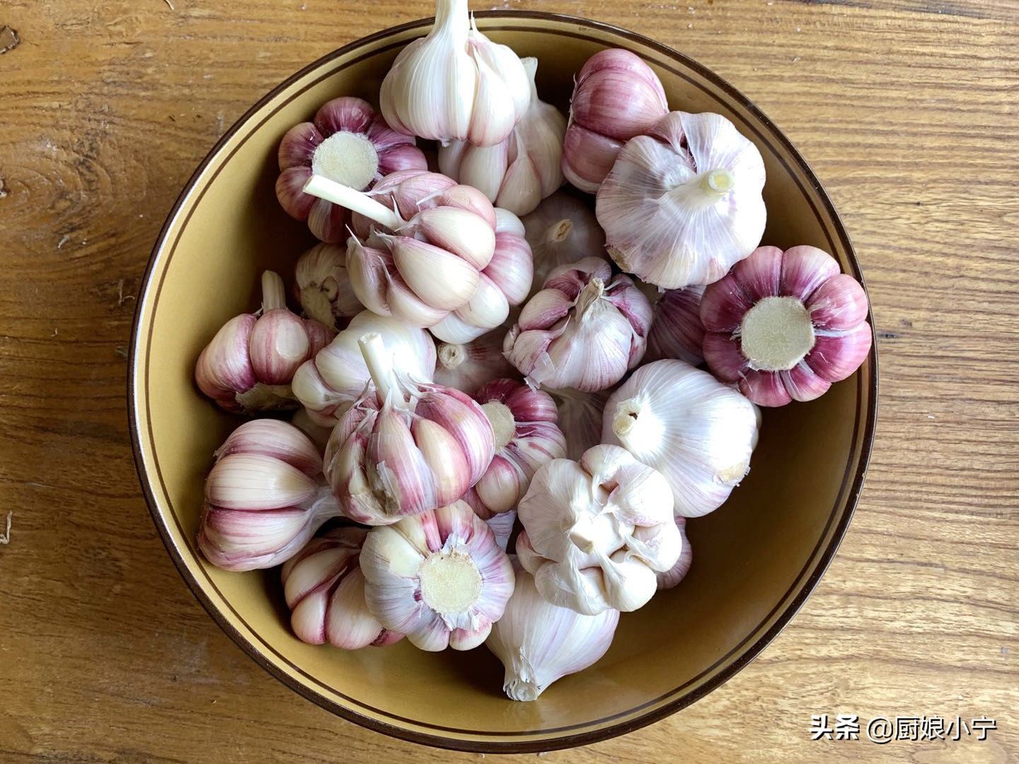 家常腌蒜最简单的方法,老式腌蒜的腌制方法