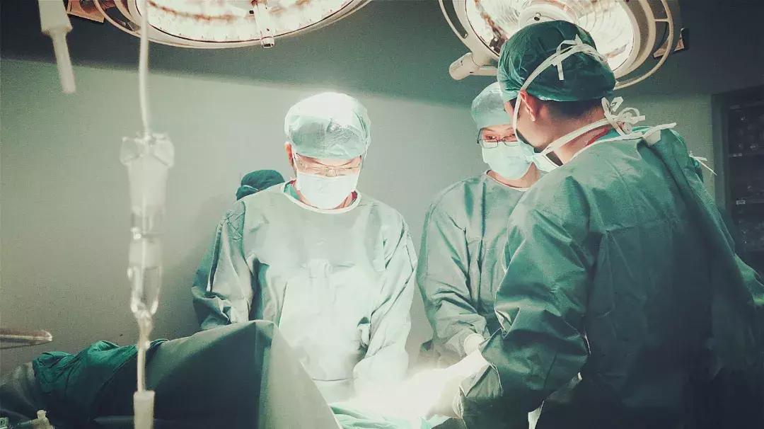 腱鞘炎严重了需要怎么治疗,小指屈肌腱腱鞘炎怎么引起的