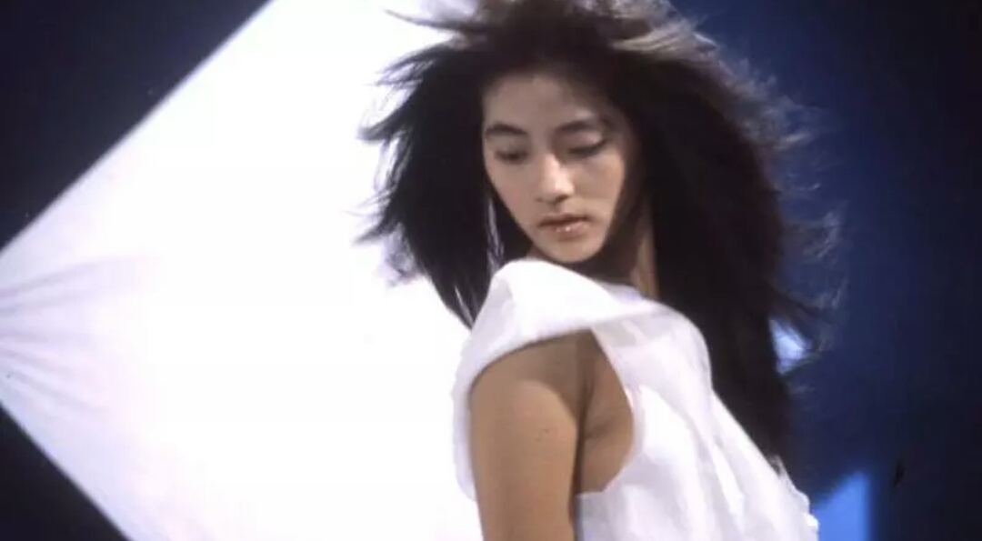 香港第一恐怖片山村老尸,近几年香港最好看的恐怖片