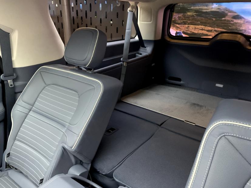 百万大林肯七座suv车型价格,新款林肯领航员值不值得买