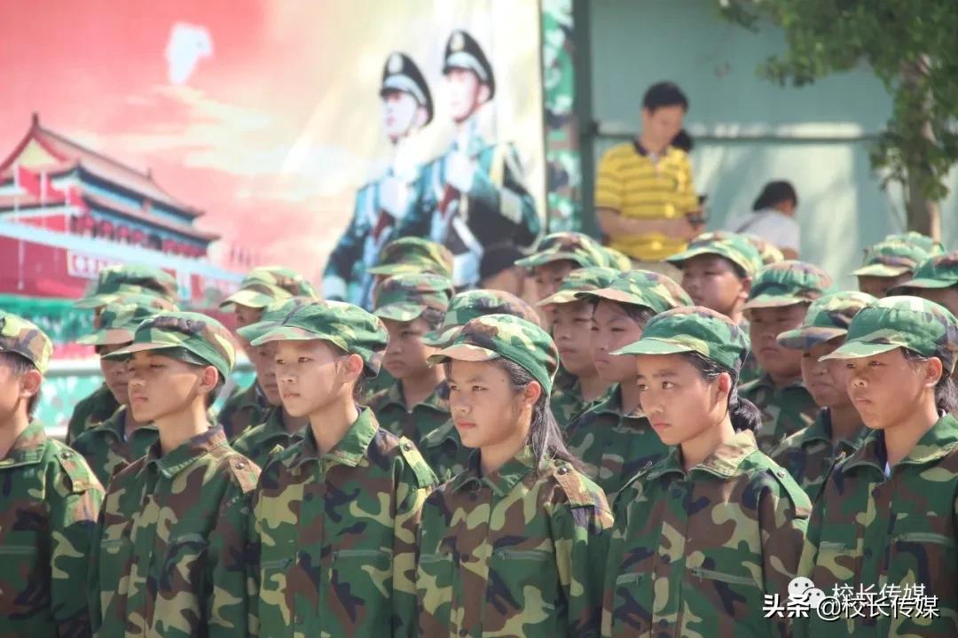 立好规矩迈好步——南宁市三十五中新生入格教育实践初探