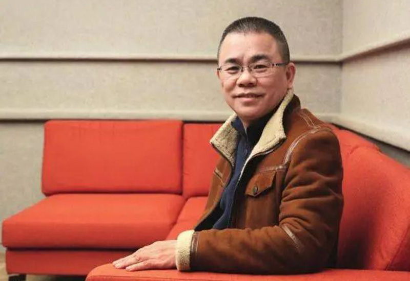 这个广东潮汕小伙,担下即将倒闭的饮料厂,如今做到年入百亿