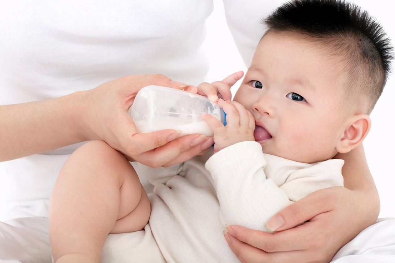 宝宝断奶宝妈要注意什么,孩子断奶宝妈涨奶怎么办