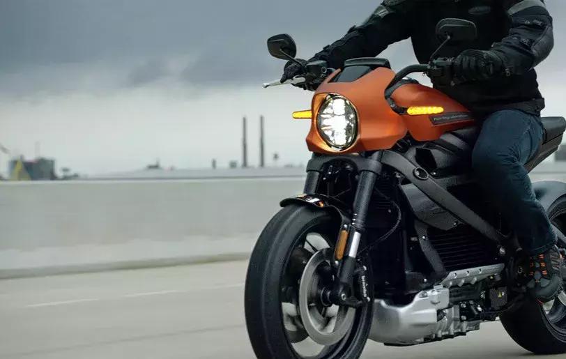 哈雷和杜卡迪哪个档次高,杜卡迪对比哈雷