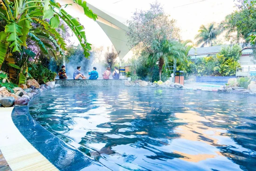 四川夏季适合泡天然温泉的地方,四川春节泡温泉推荐